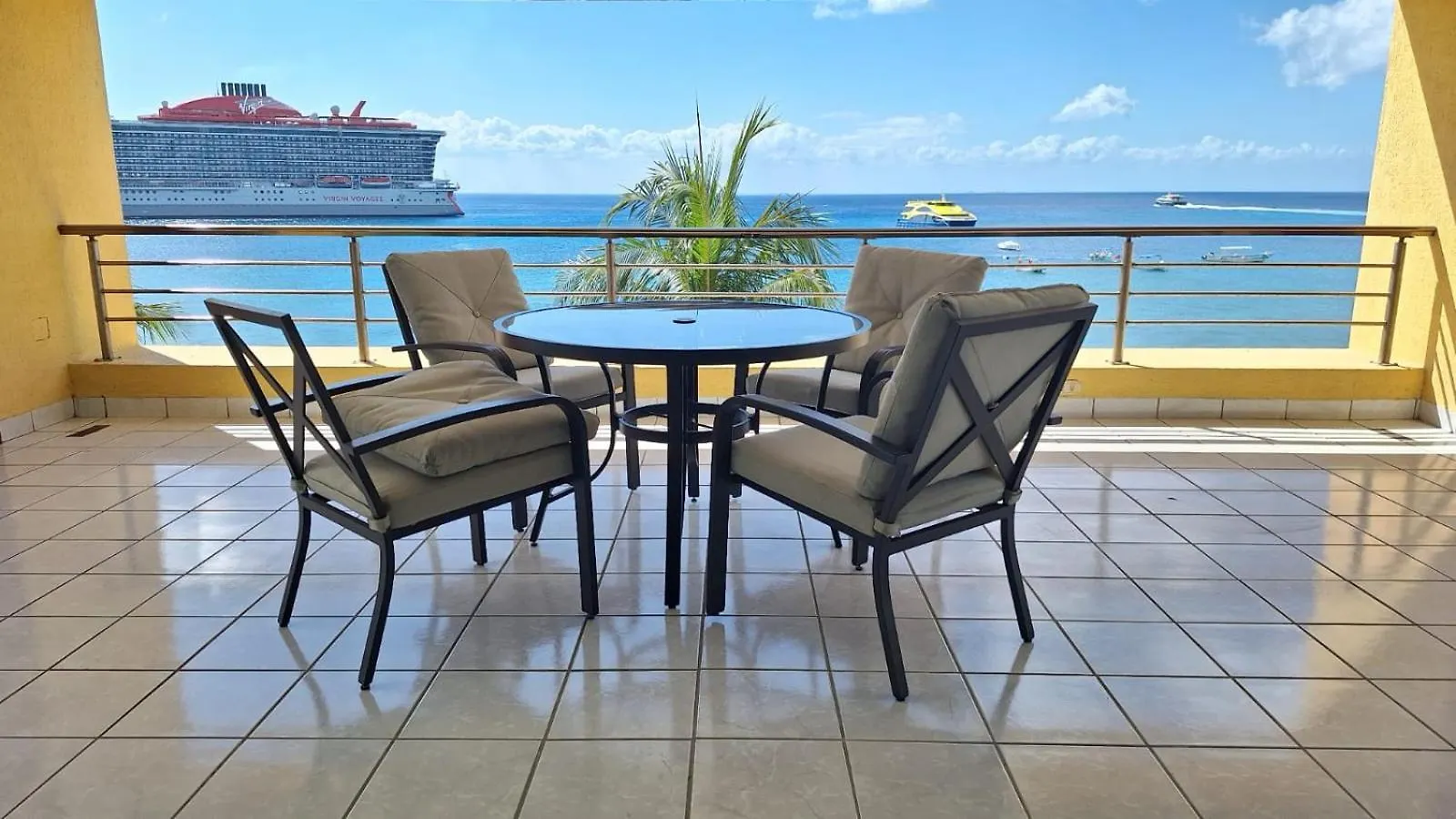 Amazing Oceanfront Condominium In Downtown Cozumel Mexico