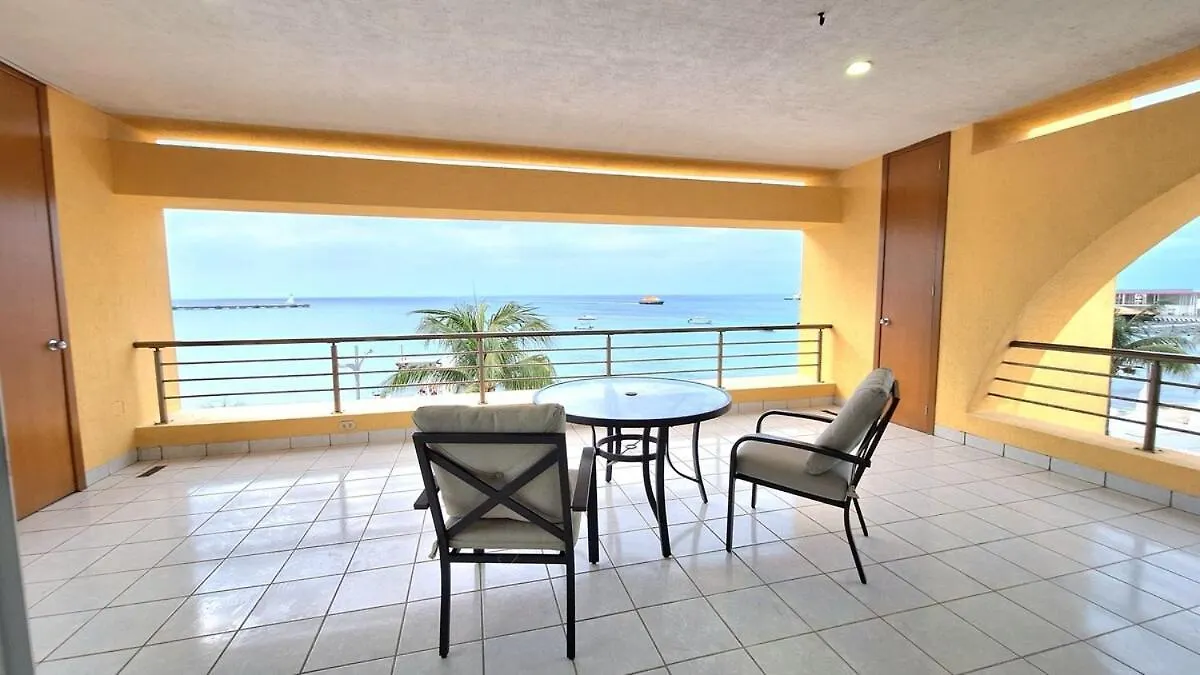 Amazing Oceanfront Condominium In Downtown Cozumel 0*,