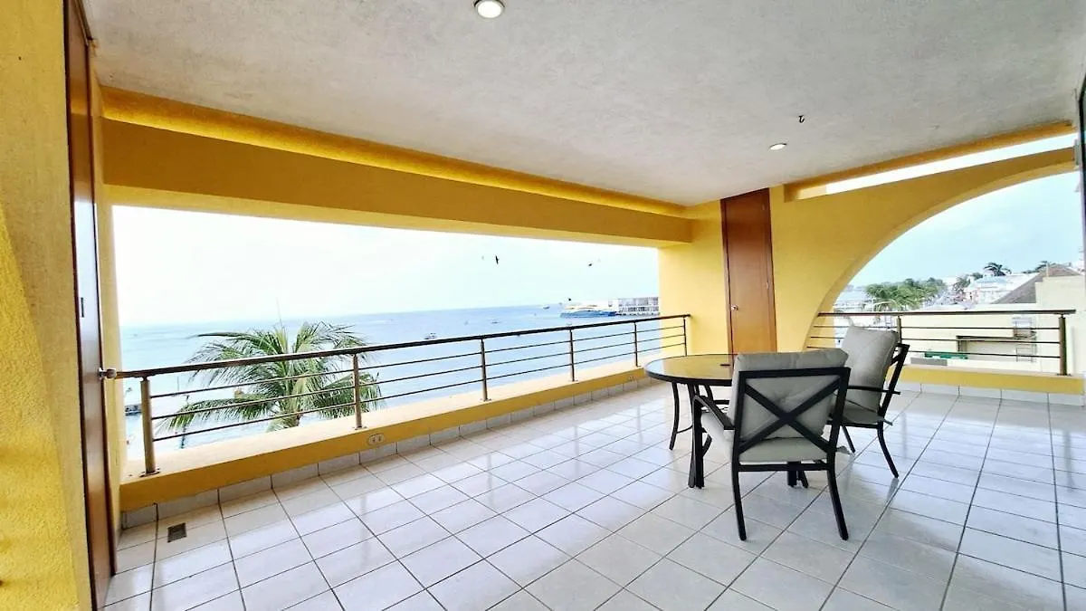 Amazing Oceanfront Condominium In Downtown Cozumel