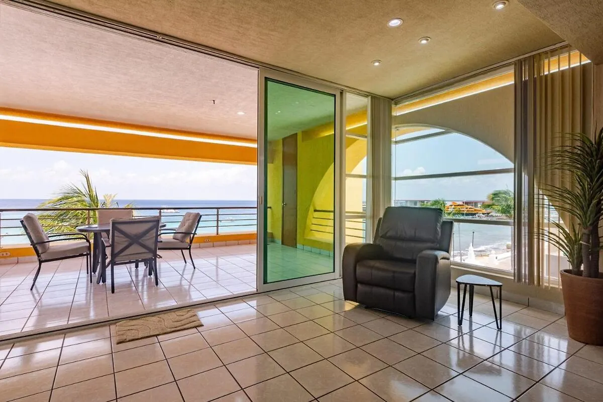 Amazing Oceanfront Condominium In Downtown Κοζουμέλ